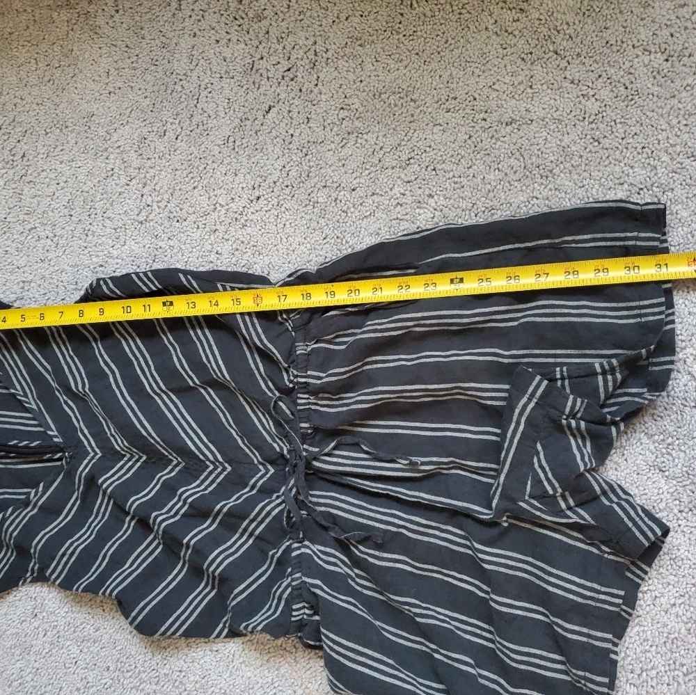 Amazon Essentials Vneck Linen Blend Striped Sleeveless Romper - Picture 8 of 11